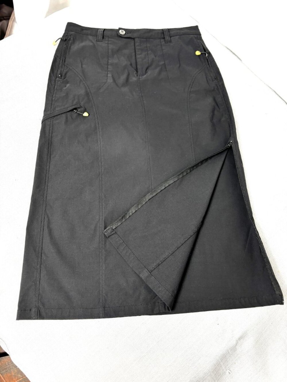 Eddie Bauer Sport Nylon Spandex Cargo Midi Black Skirt Sz 4 EUC - Picture 5 of 15